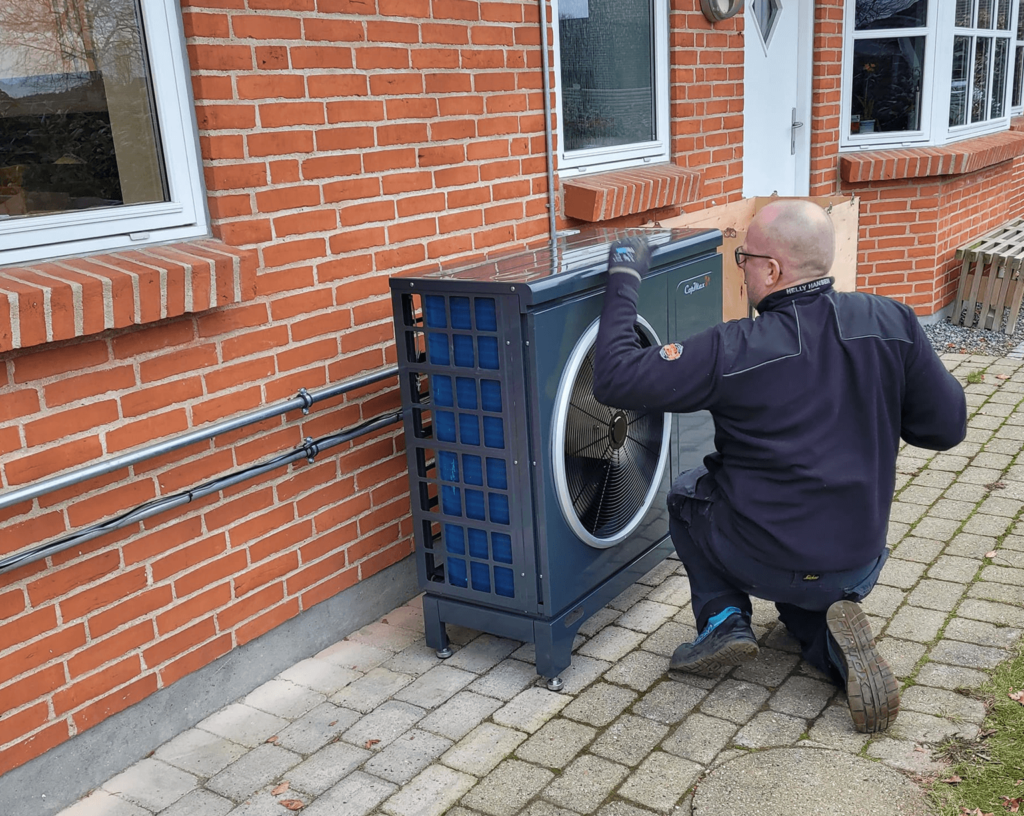 Med et professionelt service eftersyn fra NH BioService får du ro i sindet og et anlæg, der kører problemfrit – uanset om du bor i Jylland eller på Sjælland. Har du spørgsmål, eller vil du booke et servicebesøg? Kontakt os i dag, og lad os sikre, at varmen altid fungerer, som den skal!